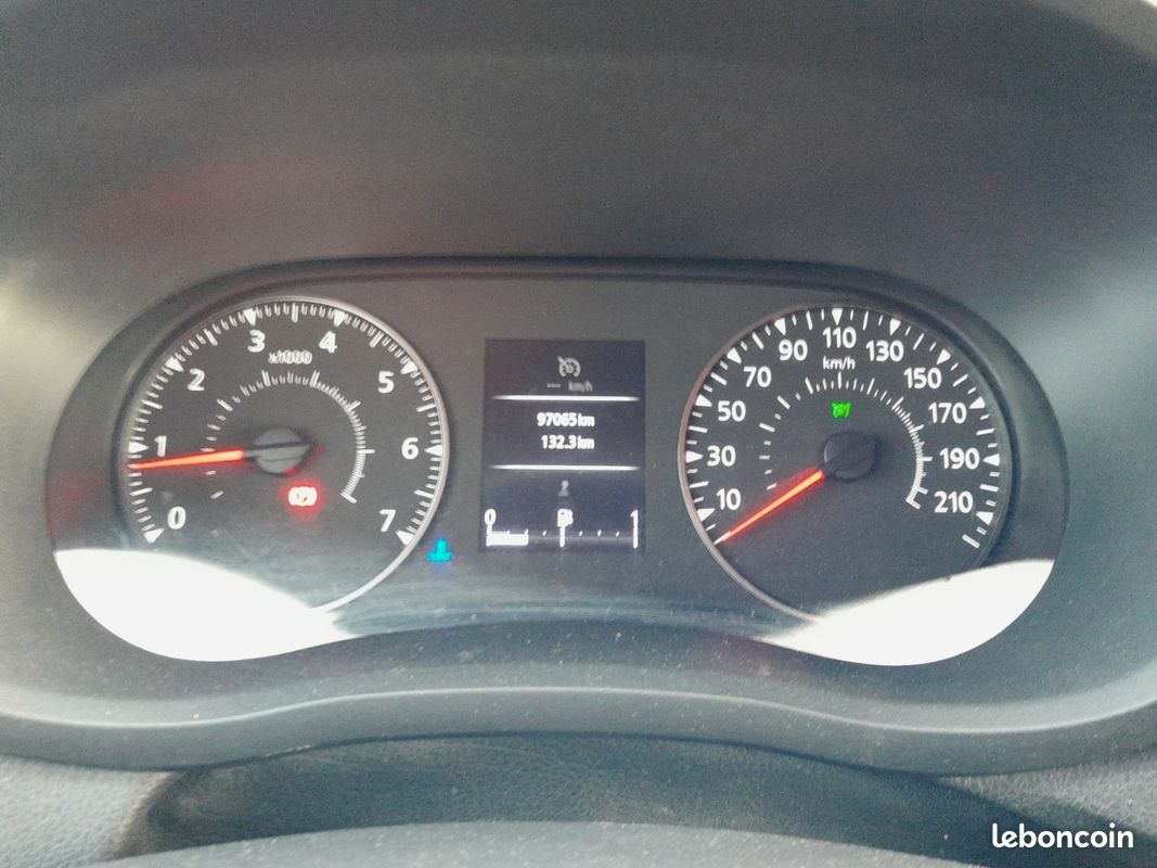 Renault Master 3 F3300 L1H2 dCi 135 Grand Confort, 1ere Main, GPS, Tab, Caméra, 3 places, TVA récup, Reprise Possible (image 9)