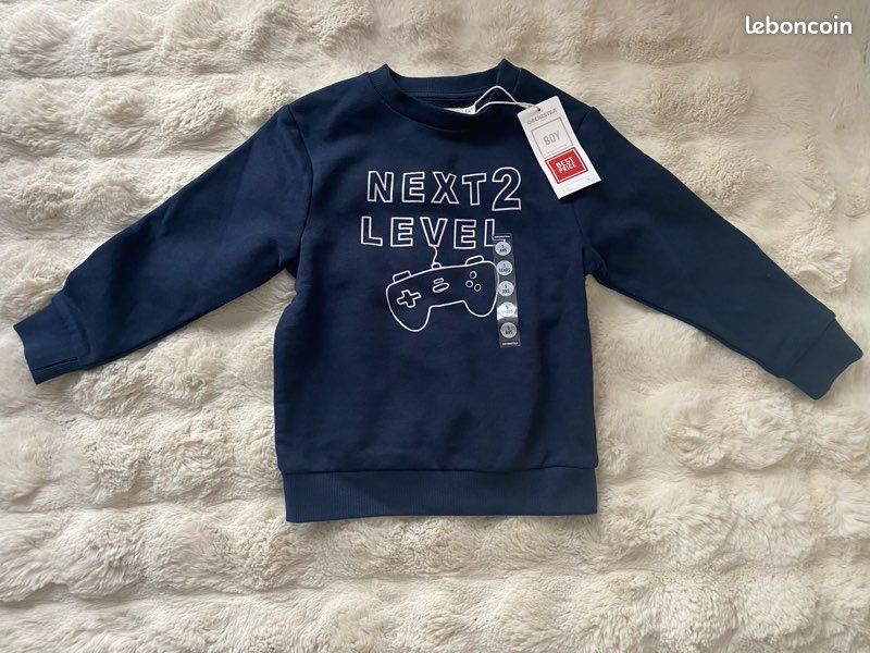 Pull garçon 5 ans neuf (image 1)