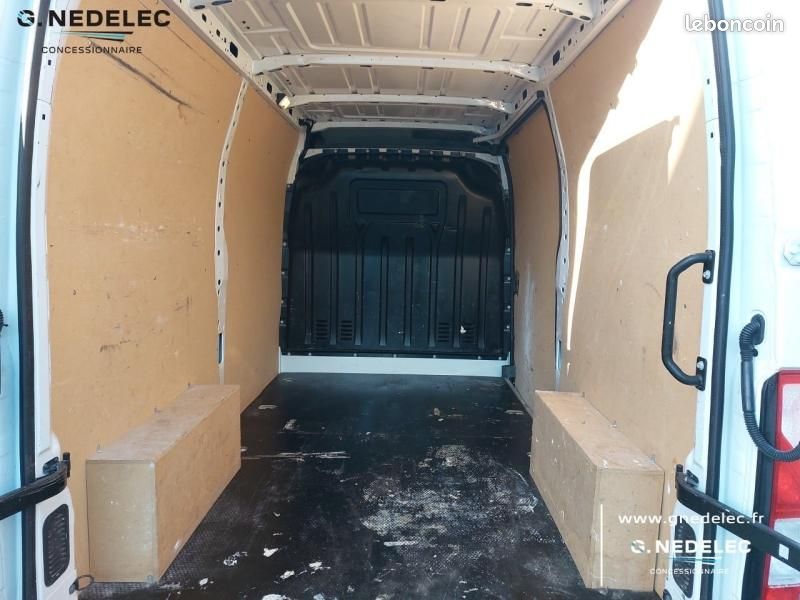 Renault Master Fg F3300 L2H2 2.3 Blue dCi 135ch Confort Euro6 (image 6)