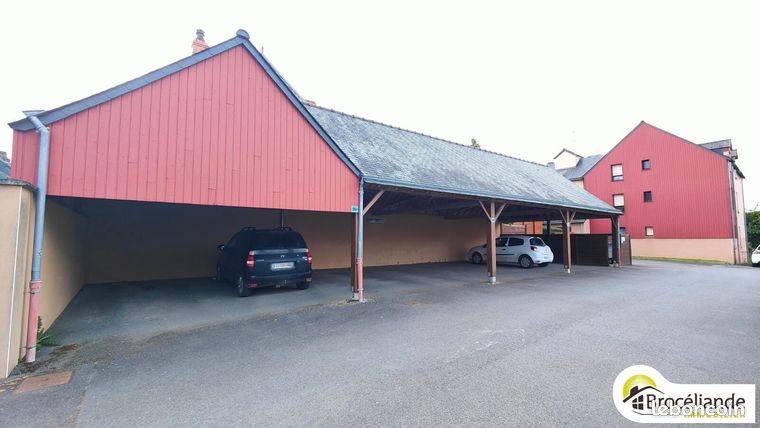Parking/box PARTHENAY DE BRETAGNE