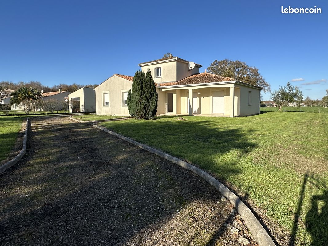 Maison 4 pièces 150 m² · à Varzay · 150 m² · 328 600 €
