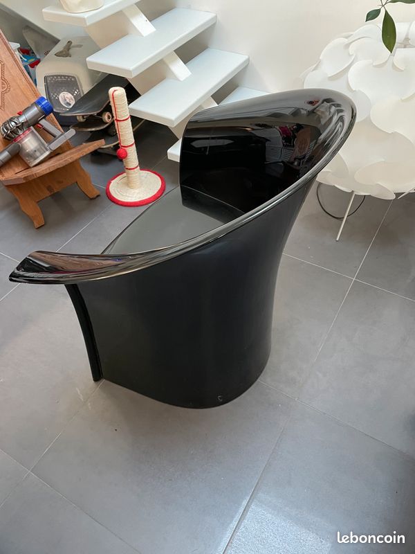 Fauteuil Vignelli en nylon noir brillant (image 3)