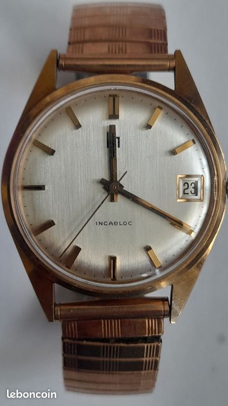 Montre LIP Churchill C18 Cadran Doré Bracelet Cuir Vert 671949