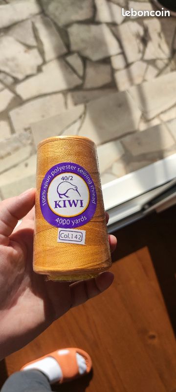 Fils surjeteuse couleur jaune (image 3)