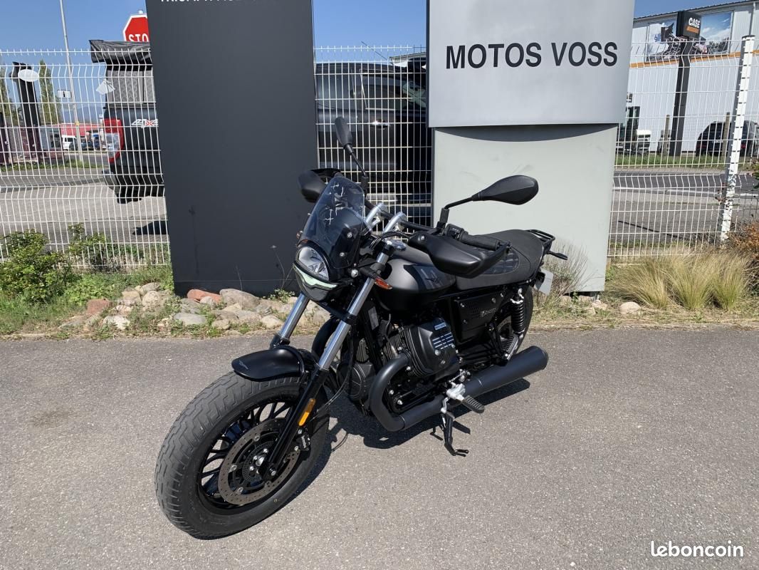 Moto Guzzi V9 BOBBER 850 cm3 Motos