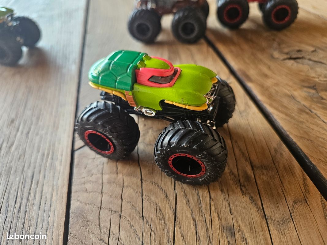 Lot de 4 mini monstre truck Hot Wheels 1/64 (image 3)