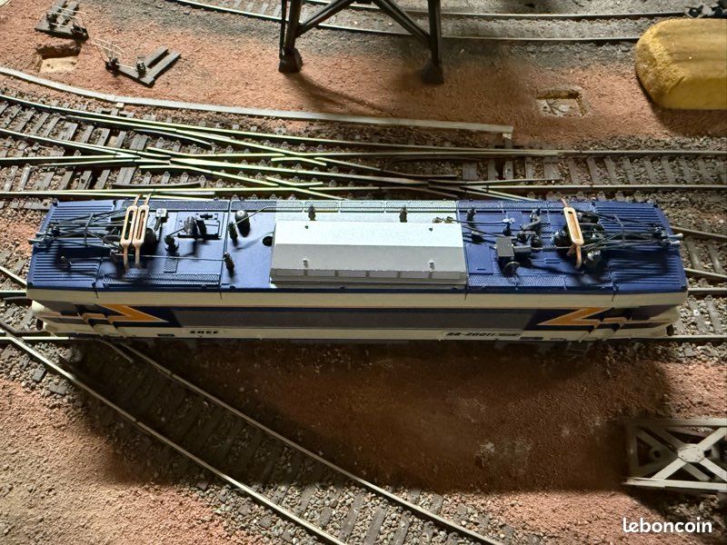 Loco électrique HO BB 20011 ROCO Réf: 43487 Loco électrique HO BB 20011 ROCO Réf: 43487