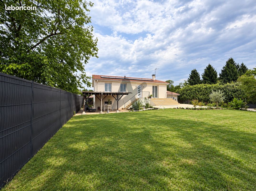 Maison 5 pièces 170 m² · à Lapeyrouse · 170 m² · 395 000 €