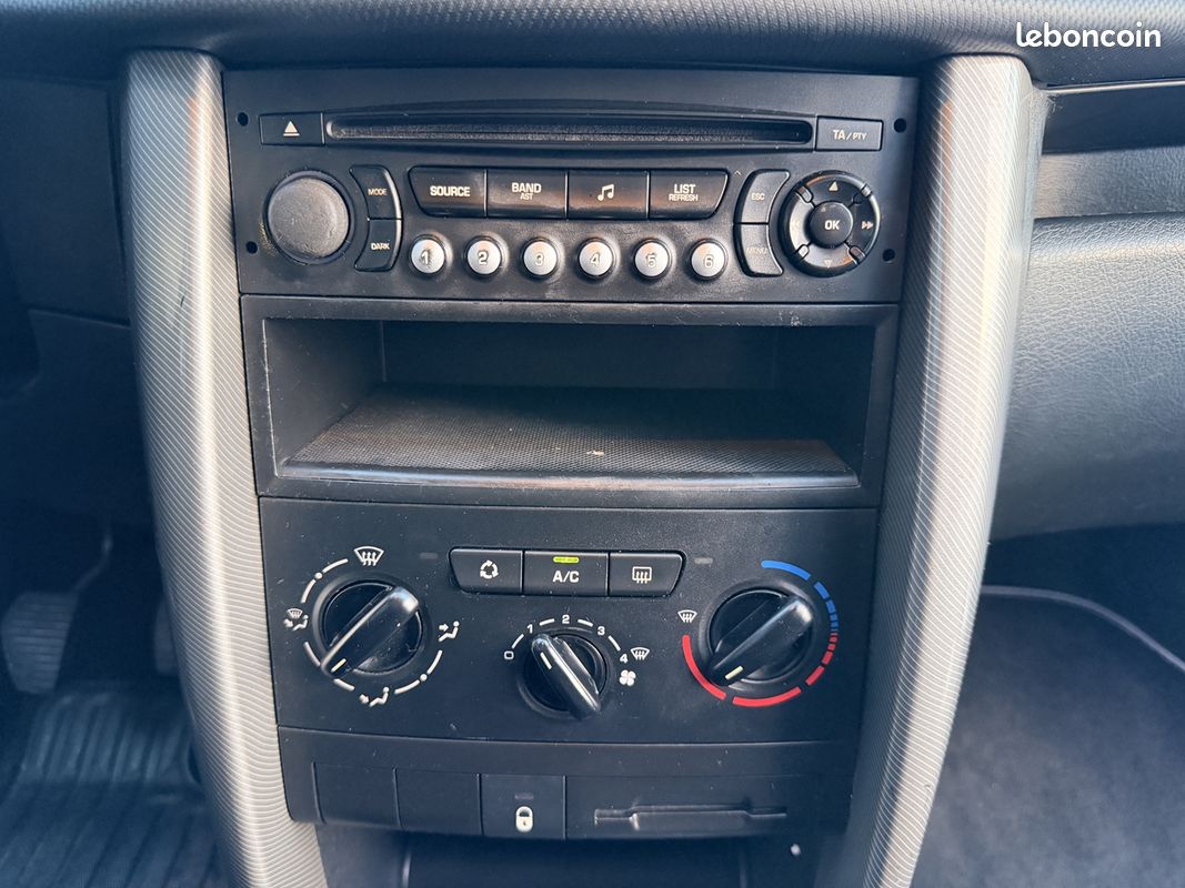 Peugeot 207 1.6 HDI110 SPORT 5P (image 13)