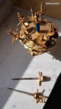 Lot De 12 Piques à Apéritif Sur Support Toledo - Laiton Argenté, Fabrication Espagnole