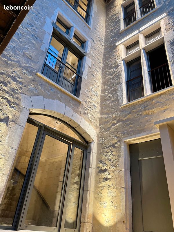 Appartement 4 pièces 170 m² · à Villefranche-de-Rouergue · 170 m² · 1 060 €/mois