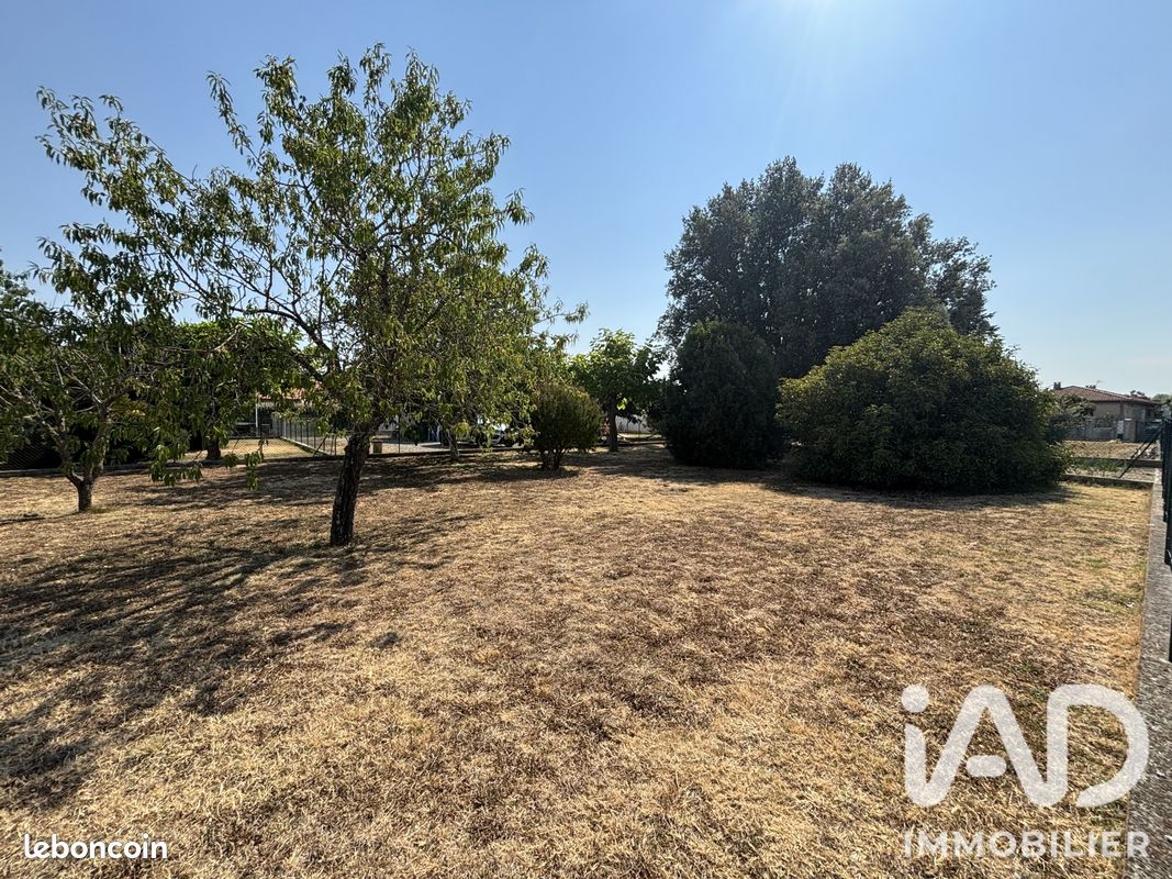 Terrain 415 m² · à Saint-Jory · 415 m² · 111 000 €
