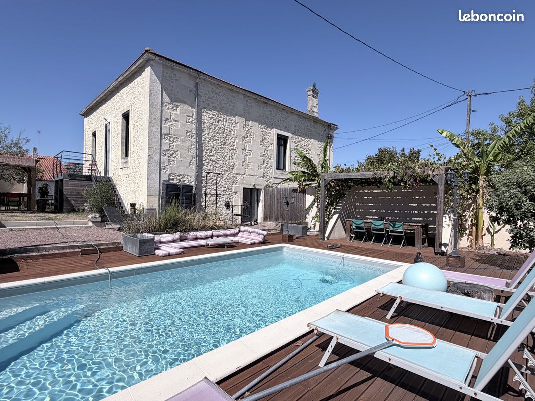 Maison 6 pièces 250 m² · à Virelade · 250 m² · 399 000 €