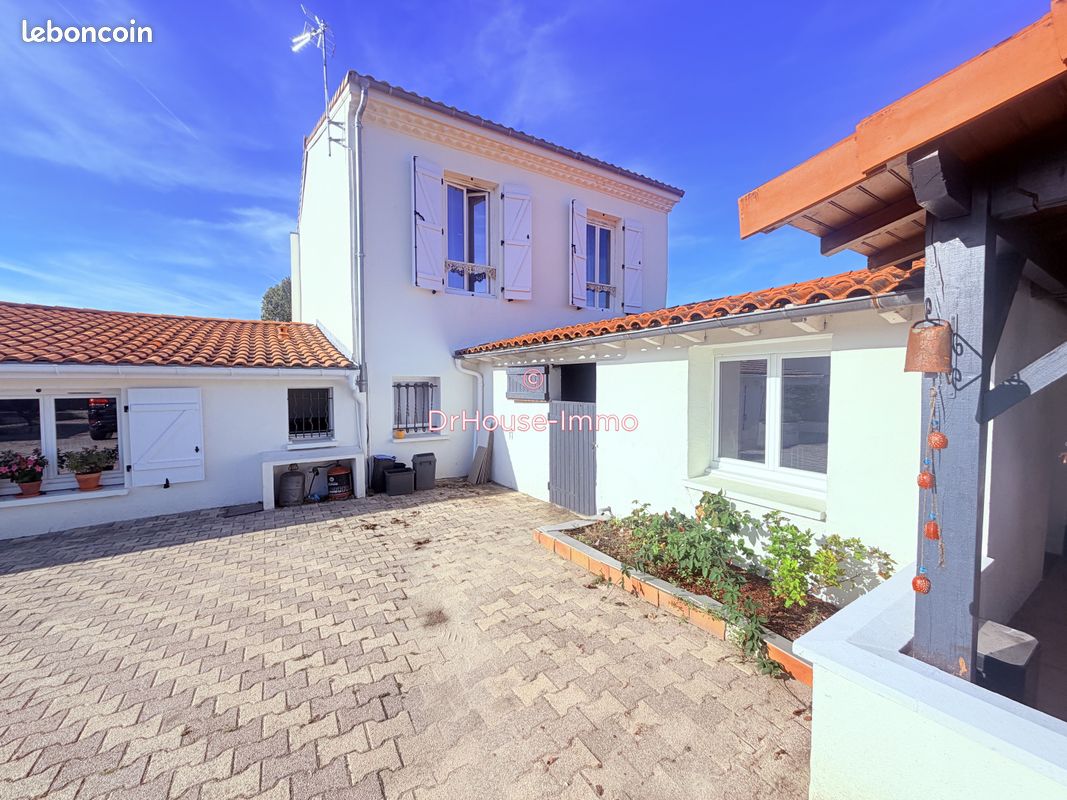 Maison 11 pièces 260 m² · à Saint-Laurent-Médoc · 260 m² · 580 000 €