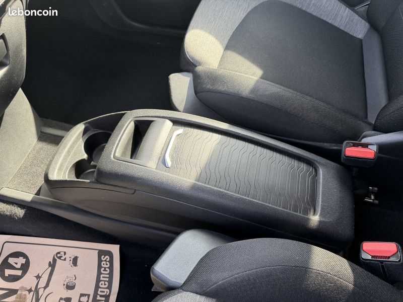 Citroen C4 PICASSO BLUEHDI 120CH FEEL S&S EAT6 (image 17)