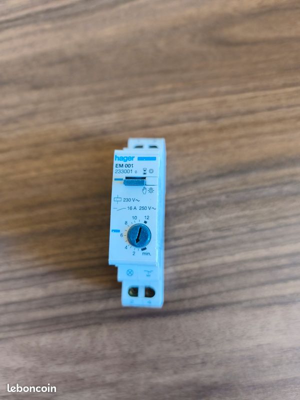 Télérupteur minuterie Hager EM01 233001 (image 1)