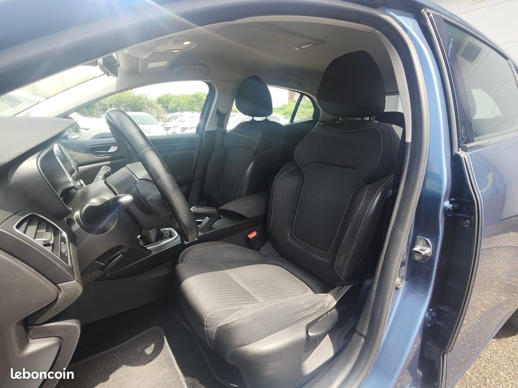 Renault Megane IV 1.5 DCI 110ch BV6 Life (image 21)