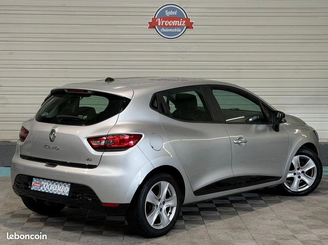 Renault Clio 1.5 DCI 90 ENERGY EXPRESSION GARANTIE 1 AN (image 4)