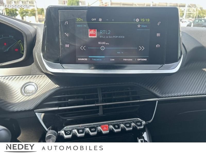 Peugeot 208 e-208 136ch Like (image 15)