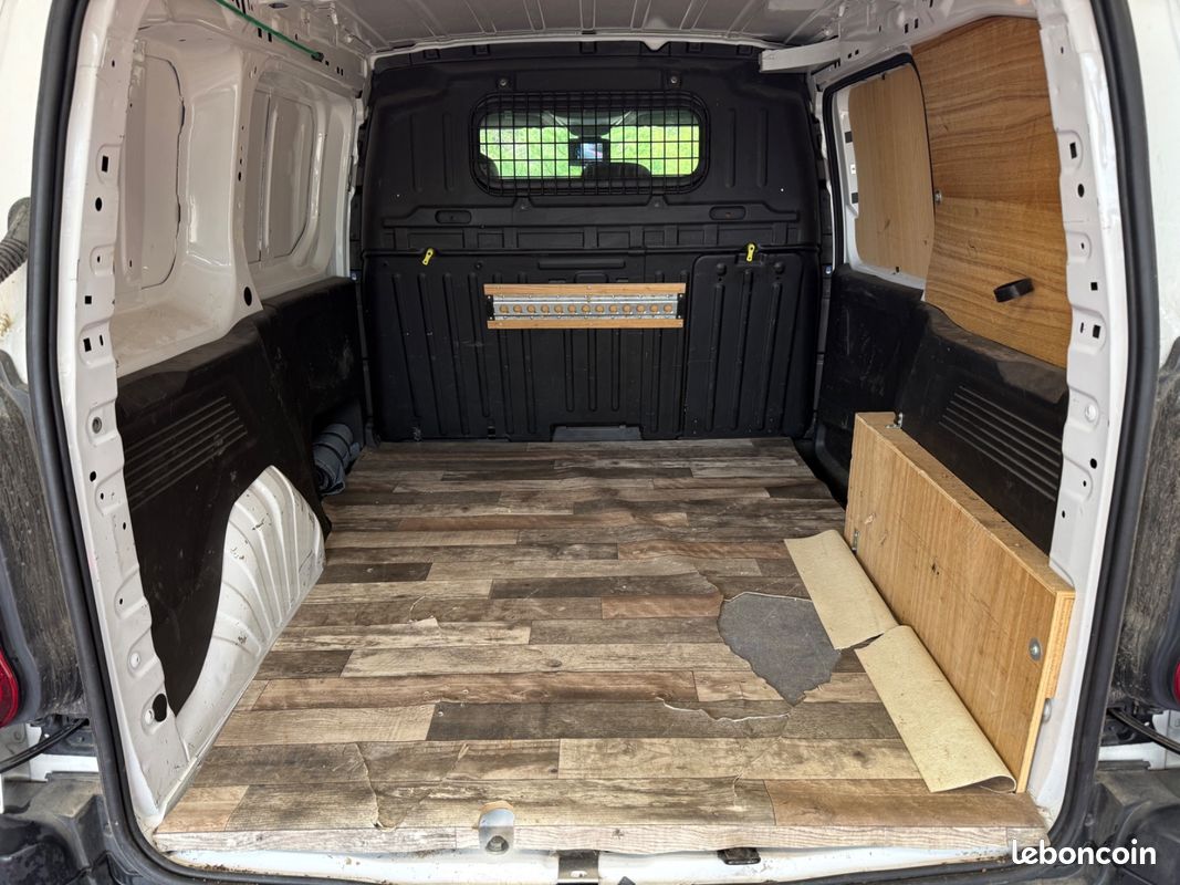 CITROEN BERLINGO Taille M BlueHDi 100 BVM Shine / ENTRETIEN COMPLET (image 47)