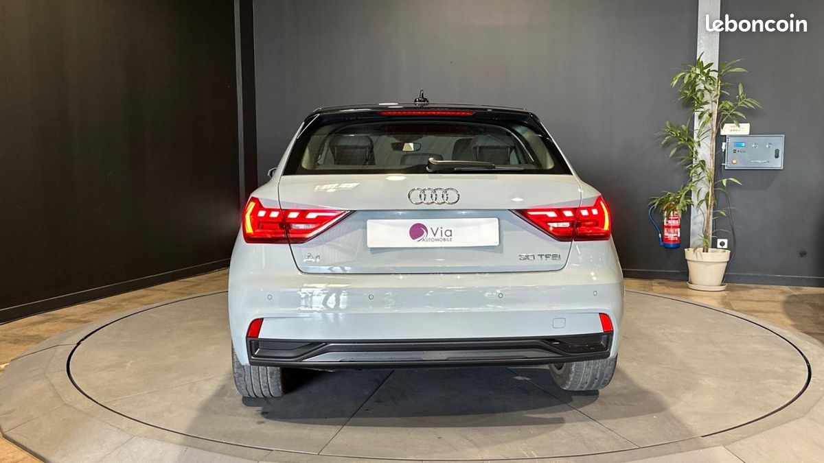 Audi A1 sportback 30 TFSI 110 S tronic 7 Advanced Gris Fleche (image 7)