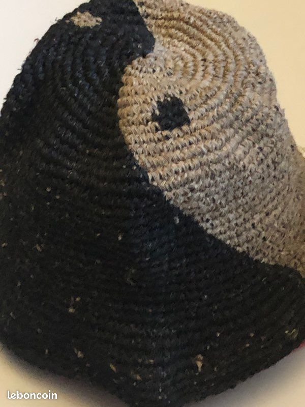 NEUFS 2 Chapeaux "Yin et yang" en fil de chanvre fait main (type bob) (image 4)