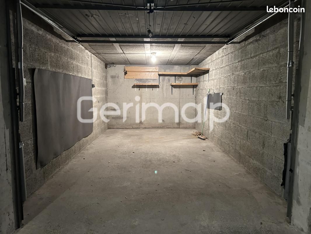 Parking 14 m² · à Annecy · 14 m² · 100 €/mois