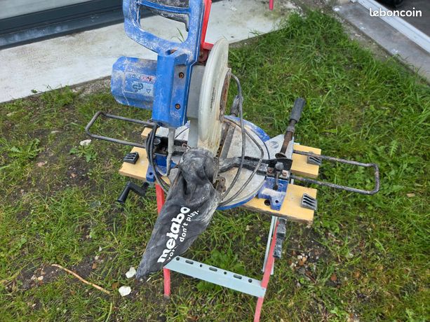Scie à Onglet Coulissante Metabo KGS 305 M 12" 110V - Neuve