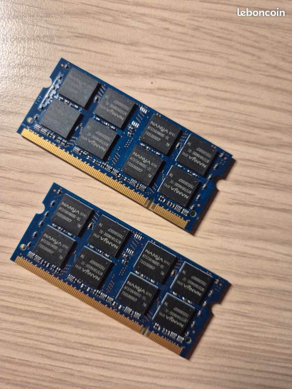 Barrette Mémoire 2Go RAM DDR3 Hynix HMT325S6EFR8C-PB SO-DIMM PC3-12800S