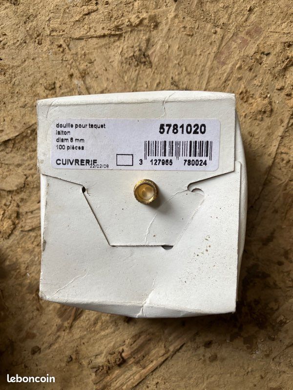 Lot De 10 Taquets à Douille 7 Mm Laitonné Hettich - Référence 420052, Neufs En Emballage D'Origine
