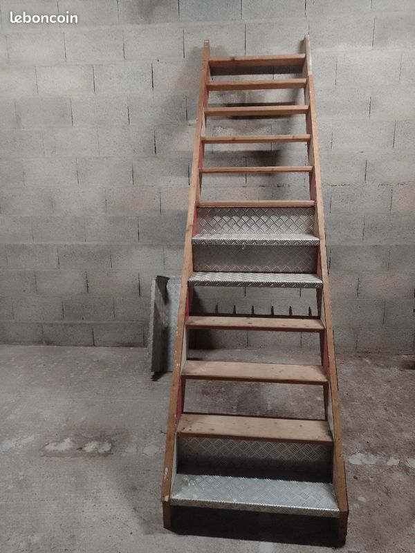 Escalier de meunier avec contre marche tôle aluminium (image 1)