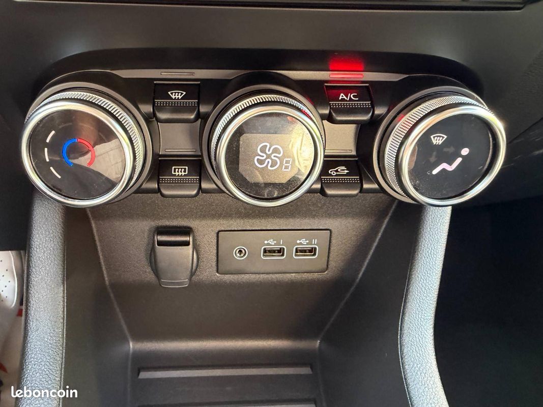 RENAULT Clio E-Tech full hybrid 145 Evolution (image 28)