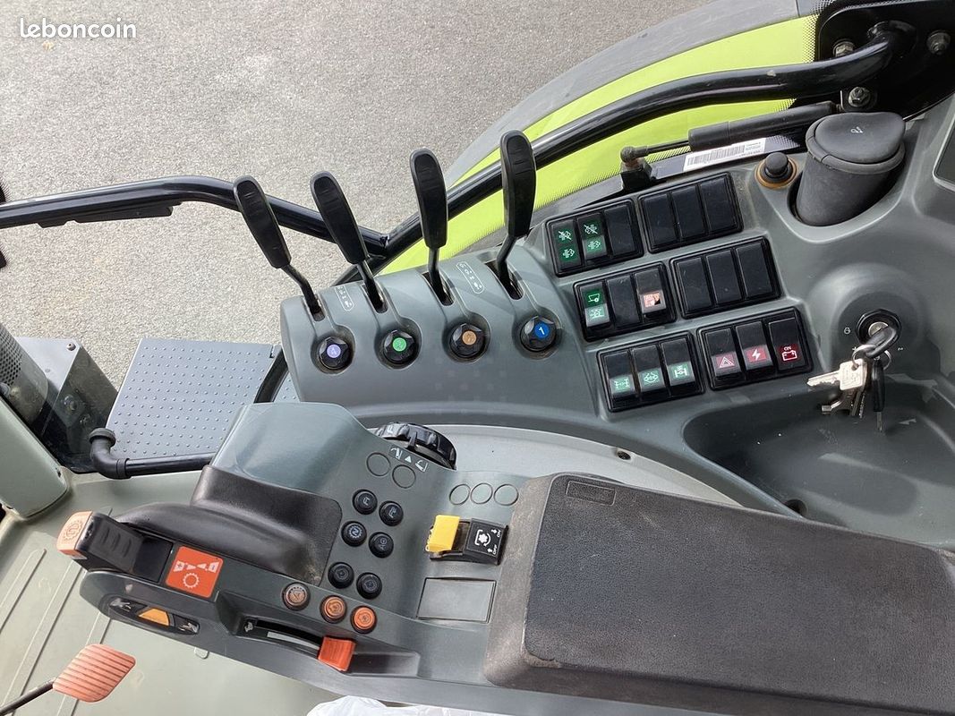 Claas ARION 640 - Tracteurs