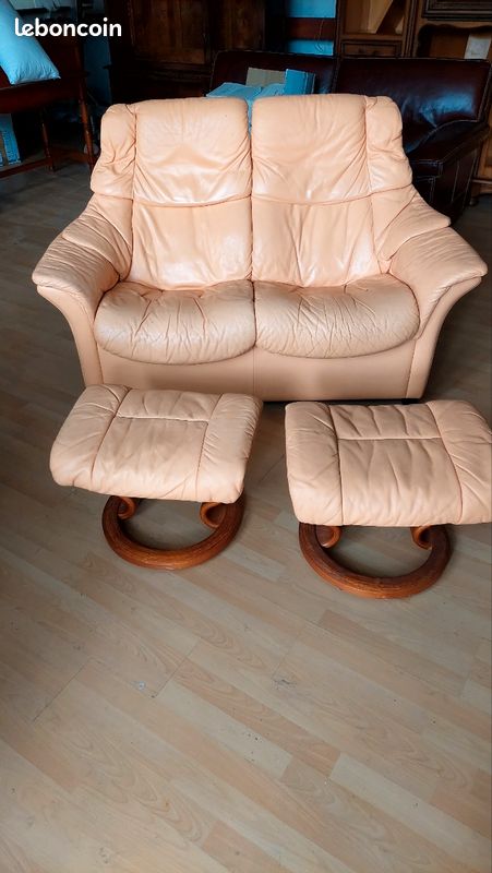 Canapé stressless en cuir 2 places avec poufs (image 1)