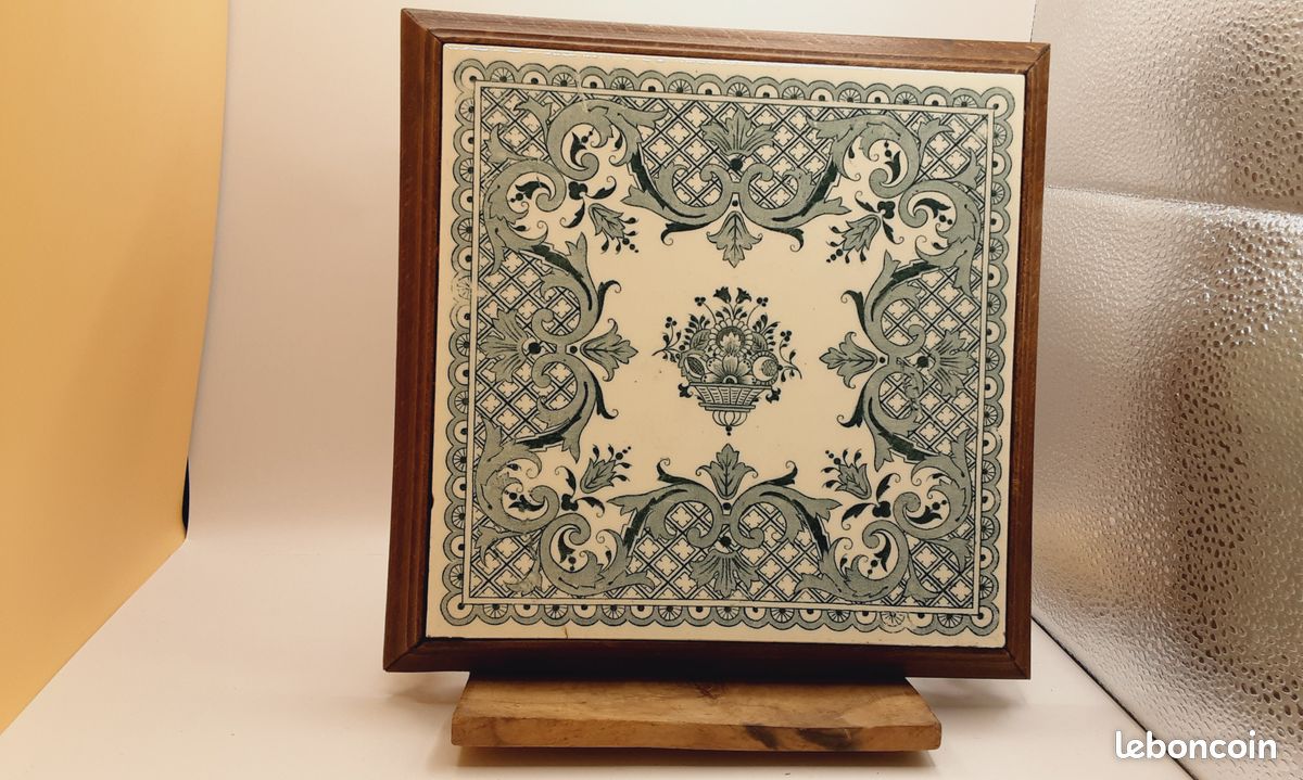 ANCIEN DESSOUS DE Plat Carreau De Faience Ceramique Et Bois Vintage