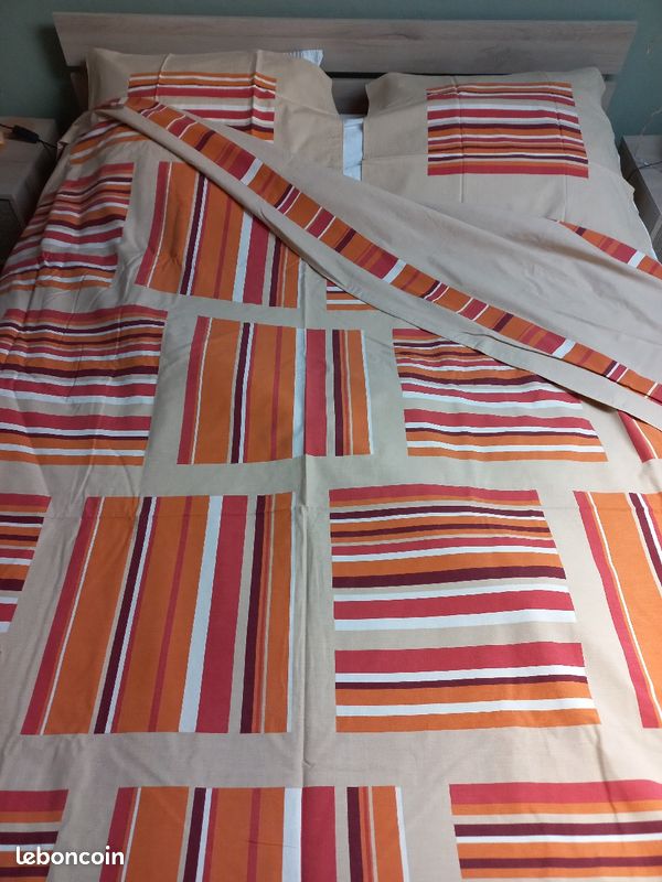 Housse couette et taies oreillers (image 1)