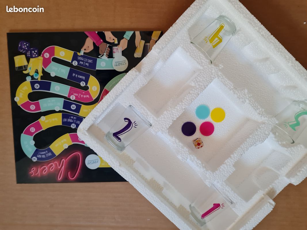 Gadget GENERIQUE Jeu d'échec à boire 1 plateau en verre, 32 verres