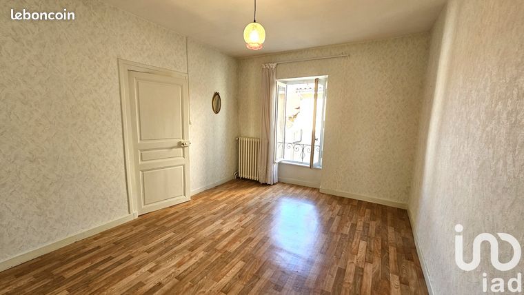 https://img.leboncoin.fr/api/v1/lbcpb1/images/b9/d8/c1/b9d8c1977a4618e873563c1514193f6a619a5519.jpg?rule=ad-image