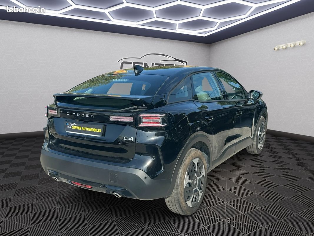 Citroën C4 Berline Plus 130 CV EAT8 Boite AUTO {GARANTIE CITROEN 04/2027 - CARPLAY - CAMERA} (image 4)