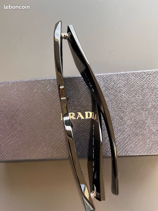 Lunette de soleil Prada symbole neuve (image 14)