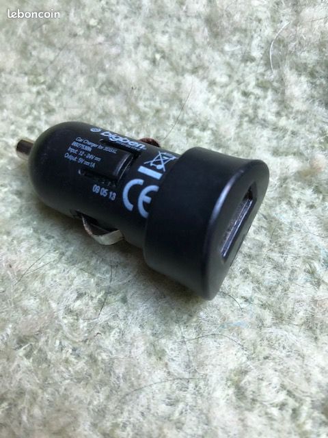 Chargeur adaptateur allume cigare (image 1)