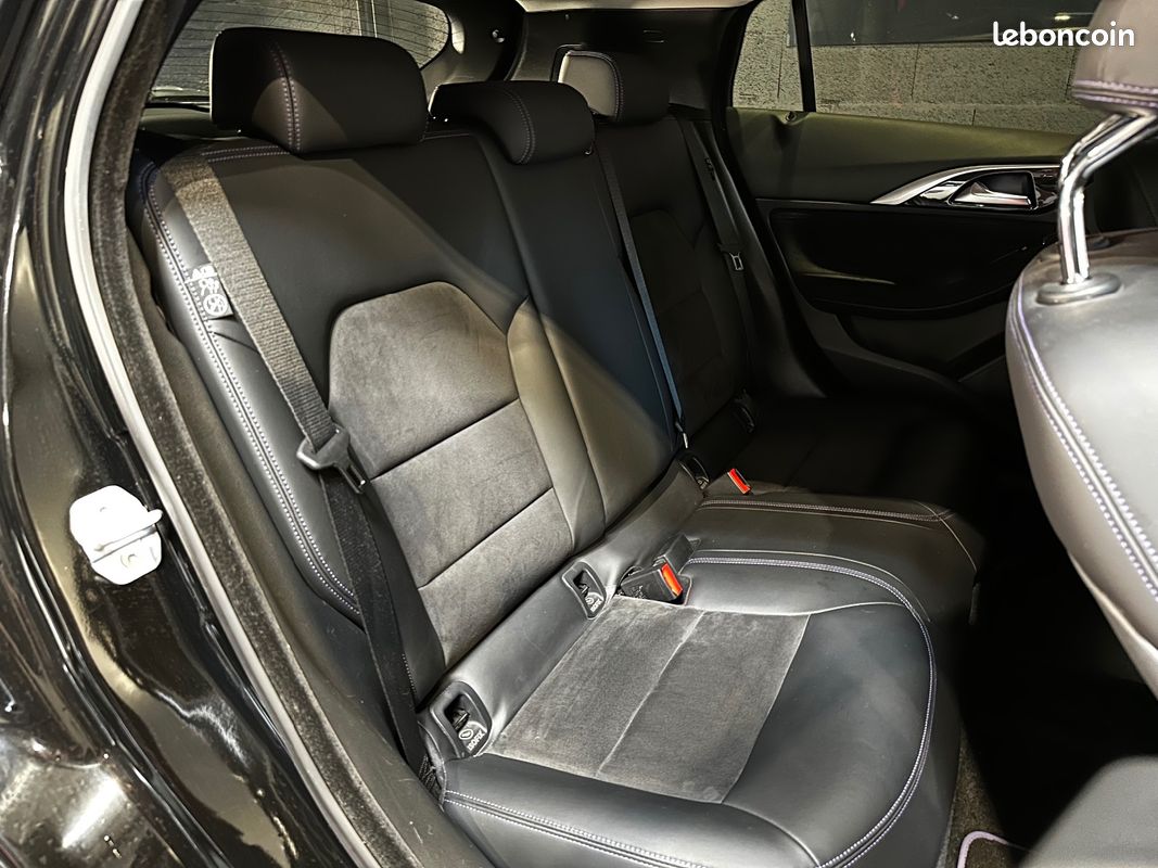 INFINITI Q30 2.2d 170 7DCT Premium Tech - SUPERBE ETAT - SIEGE CHAUFFANT (image 13)
