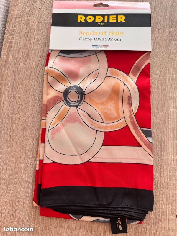 Foulard Rodier 100% Soie – Occasion Parfait état – Multicouleur – Accessoire Femme