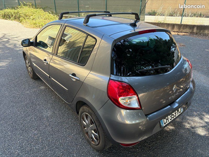 RENAULT Clio III Tomtom 5 Portes Phase 2 1.2 TCe 16V eco2 100cv (image 5)