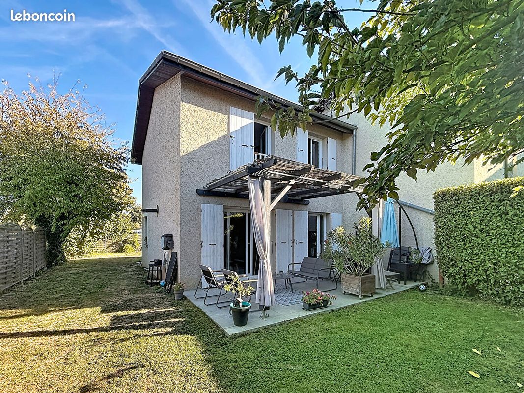 Maison 4 pièces 86 m² · à Saint-Étienne-de-Saint-Geoirs · 86 m² · 1 090 €/mois