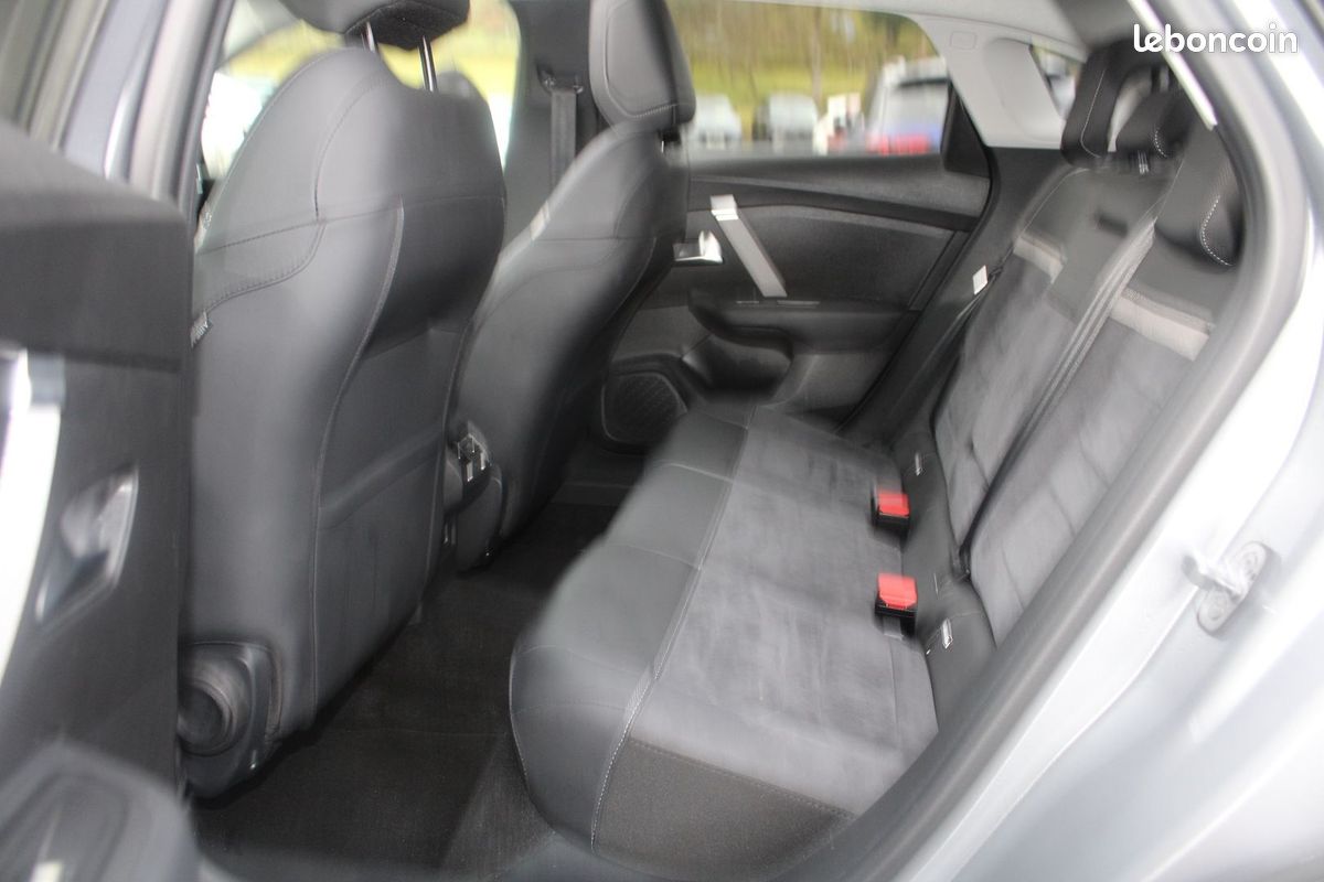 Citroen C4 X SHINE PACK 130 CV EAT8 BOITE AUTO CAMÉRA GRAND GPS USB FULL LEDS TOIT PANO ESP (image 9)
