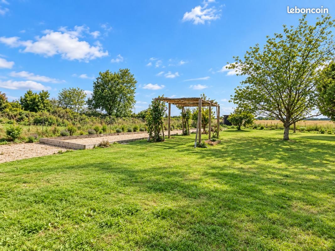 Maison 9 pièces 205 m² · à Boivre-la-Vallée · 205 m² · 262 000 €