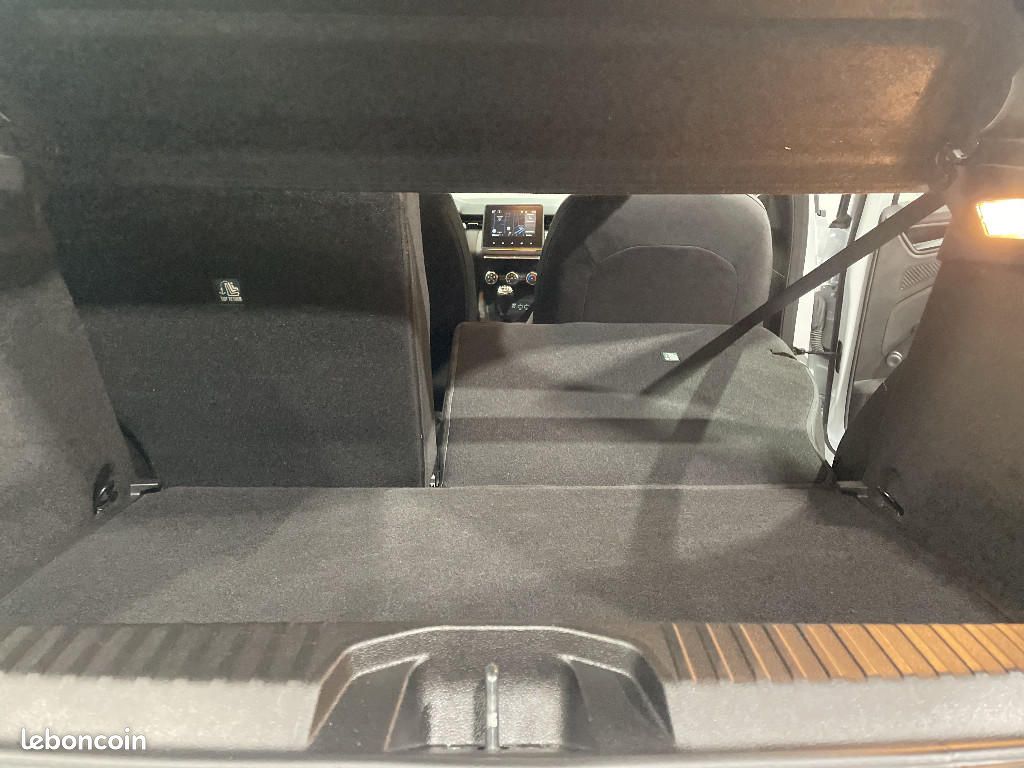 Renault Clio V TCe 90 Equilibre (image 16)