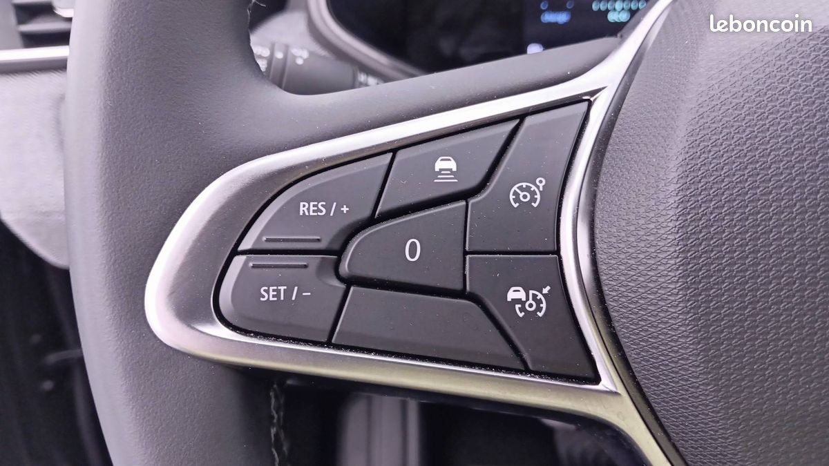 Renault clio e tech full hybrid 145 ch gsr2 techno (image 22)