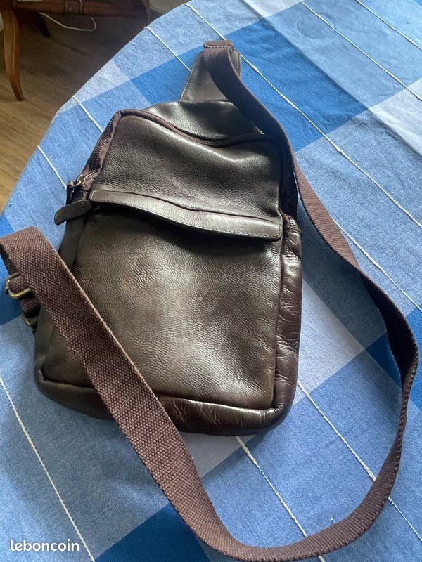 Vente sacoche homme (image 1)